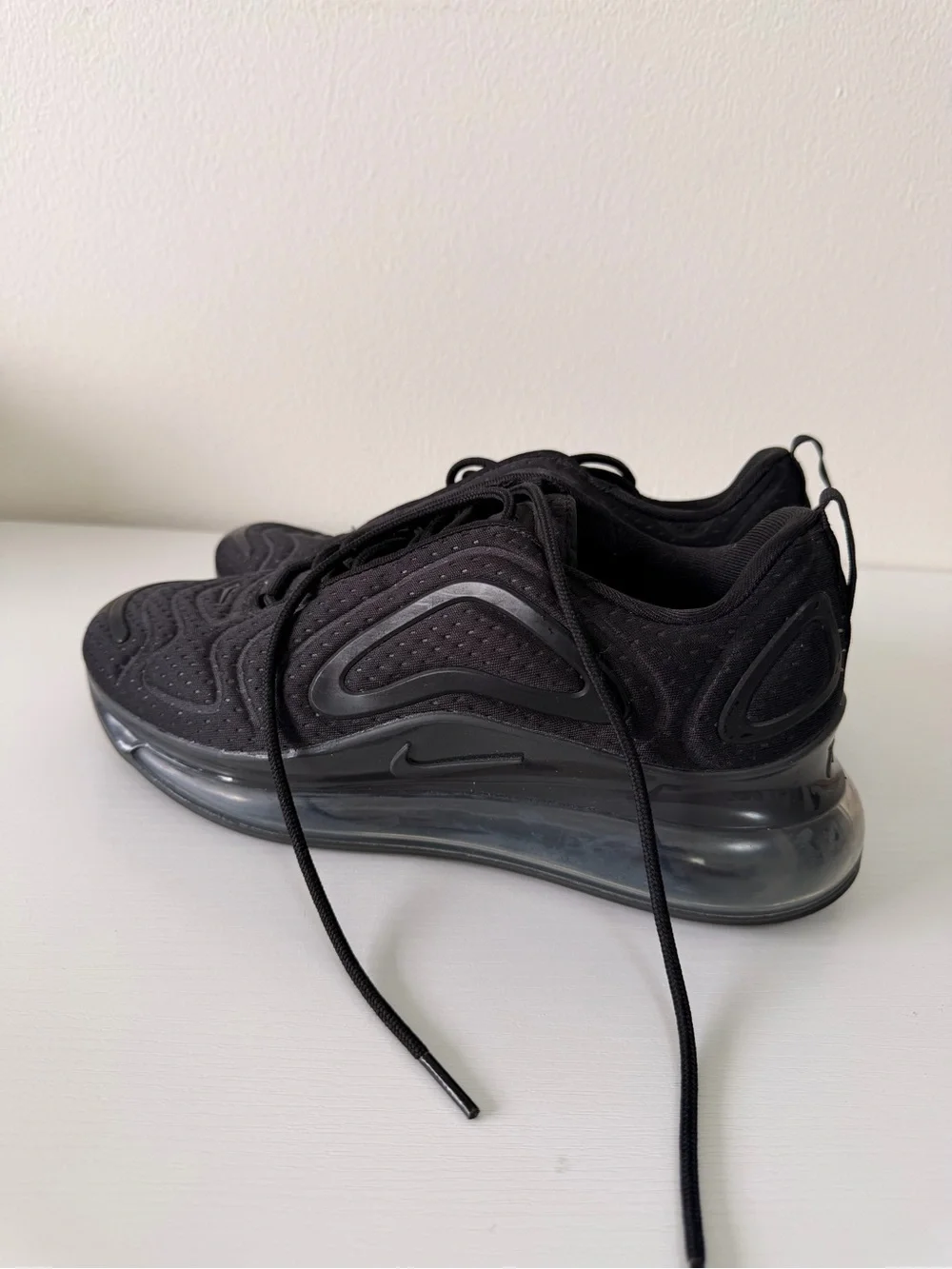 Nike Air Max 720 Women Black Athletic Sneakers Size 9
